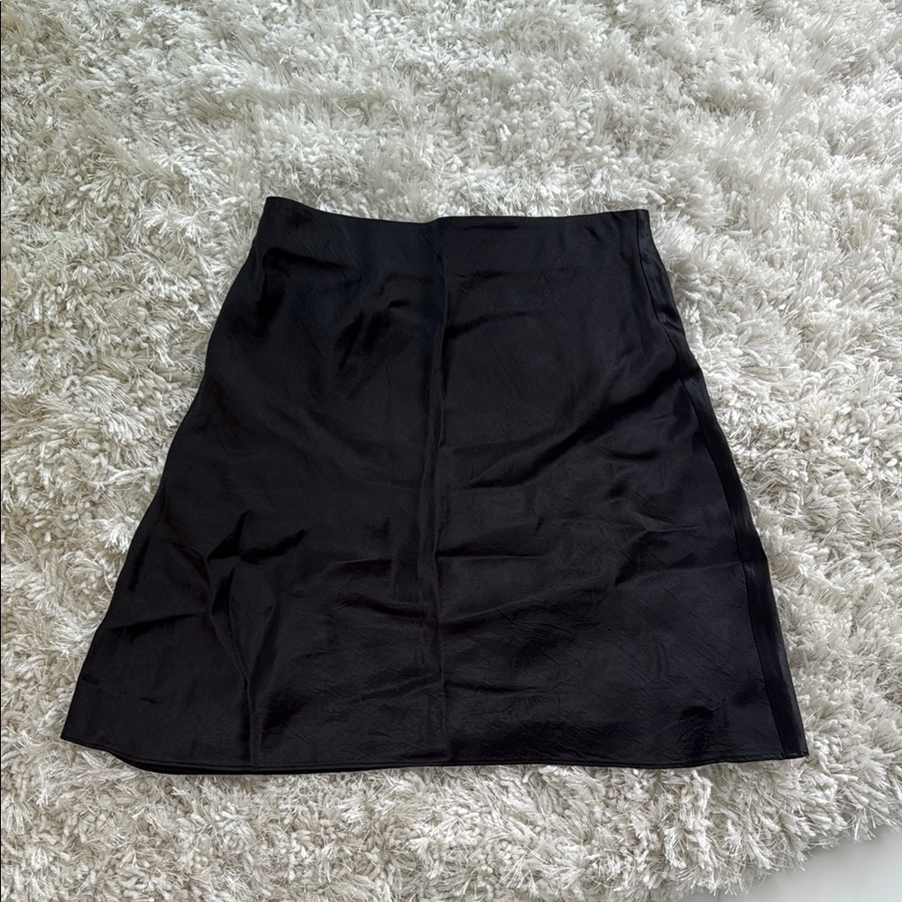 Aritizia Babaton black skirt size 0